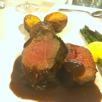 Chef Joe Randall's Cooking School - Roasted Tenderloin of Beef w/ Red Wine Sauce, Oven Roasted Rosemary New Potatoes, Buttered Fresh Asparagus w/ Hollandaise Sauce - Cooking Schools Near Me - Savannah, Georgia