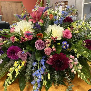 Flower Center - Casket Spray - Formal Wear Near Me - Clifton Forge, Virginia Flower Center - Casket Spray - Formal Wear Near Me - Clifton Forge, Virginia