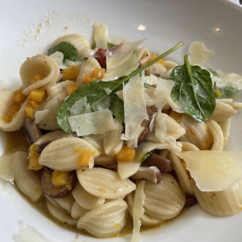 Poets Modern Cocktails and Eats - New American Near Me - Baltimore, Maryland