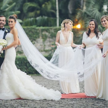 Vivian Colls Events - Stunning Bride and bridal party| Flowers and Decor:Vivian Colls | Day Of Coordinator:Eric Trelles - Wedding Planning Near Me Vivian Colls Events - Stunning Bride and bridal party| Flowers and Decor:Vivian Colls | Day Of Coordinator:Eric Trelles - Wedding Planning Near Me