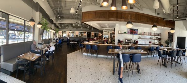 Relish Restaurant & Bar by null