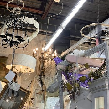 Sentimental Journey Marketplace - Antiques Near Me - Olathe, Kansas