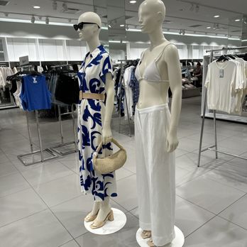 H&M - Featured - Women's Clothing Near Me - Los Angeles, California H&M - Featured - Women's Clothing Near Me - Los Angeles, California