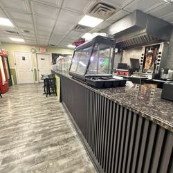 Crazy 4 Falafel - Inside