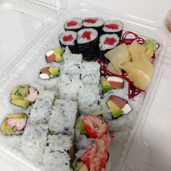 California Roll Sushi - California Roll Philadelphia Roll and Tuna Roll - Sushi Bars Near Me - Birmingham, Michigan California Roll Sushi - California Roll Philadelphia Roll and Tuna Roll - Sushi Bars Near Me - Birmingham, Michigan
