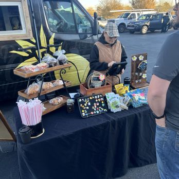 Kona Coffee House - Wanda in action. - Food Trucks Near Me