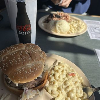 Frasher's Smokehouse - Pulled Pork Sandwich  Green Chili Mac-n-Cheese - Barbeque Near Me - Phoenix, Arizona