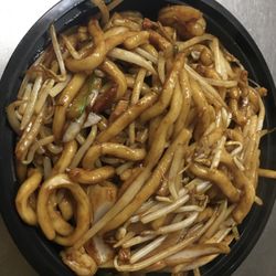 Shanghai - Shanghai noodles come with shrimp and pork bean sprouts