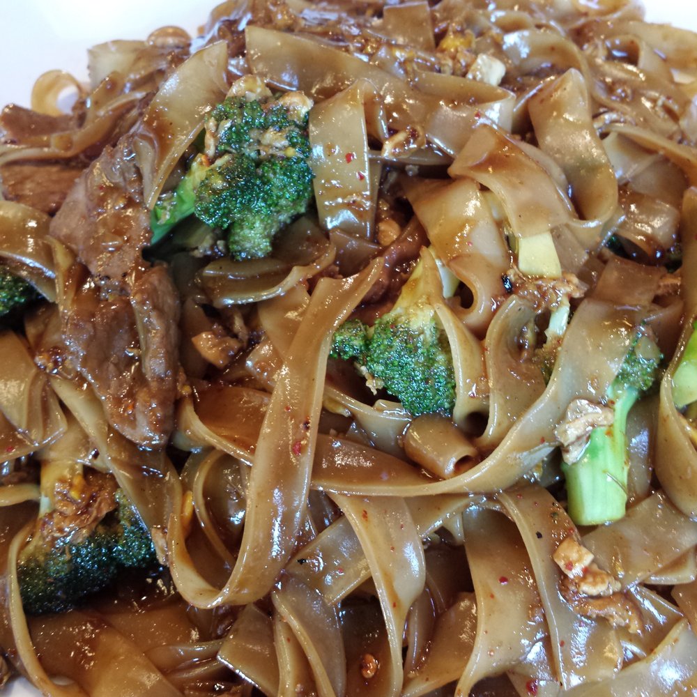 Aroy Thai - Pad see ewe - Thai Near Me - O Fallon, Illinois