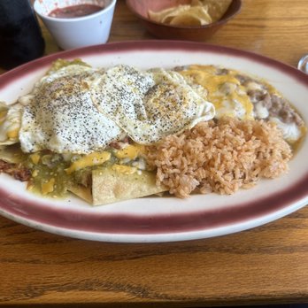 Rosa's La Cabana - Green chilaquiles with egg and chorizo - Mexican Near Me - Torrance, California Rosa's La Cabana - Green chilaquiles with egg and chorizo - Mexican Near Me - Torrance, California