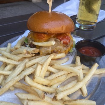 Firestone Walker - Paso Robles - Bear burger - Breweries Near Me - Paso Robles, California