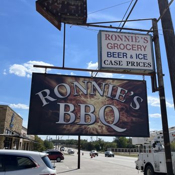Ronnies Ice House - a sign for ronnie's bbq - Barbeque Near Me - Johnson City, Texas