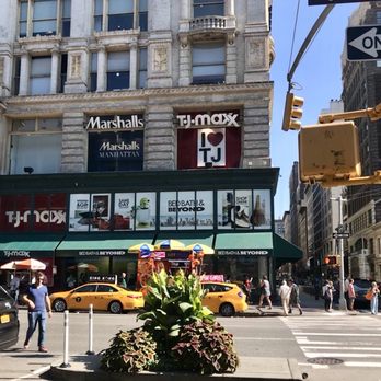 TJ Maxx - TJ Maxx Avenue of the Americas NYC - Department Stores Near Me - New York, New York