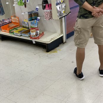 PetSmart - Urine at counter that had been sitting there since I came in. - Pet Stores Near Me - Metairie, Louisiana PetSmart - Urine at counter that had been sitting there since I came in. - Pet Stores Near Me - Metairie, Louisiana