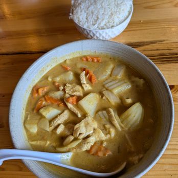 Charm Thai Kitchen & Coffee - Yellow curry with chicken - Thai Near Me - Henderson, Nevada