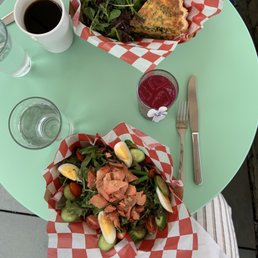 Quiche of the day and a spring vegetable & herb salad (w smoked salmon)