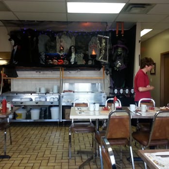 Back Road Cafe - Halloween Display - Breakfast & Brunch Near Me - Windsor, Ontario