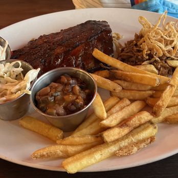 Hard Rock Cafe Lisboa - 2 meat BBQ platter - American Near Me - Lisbon, 11