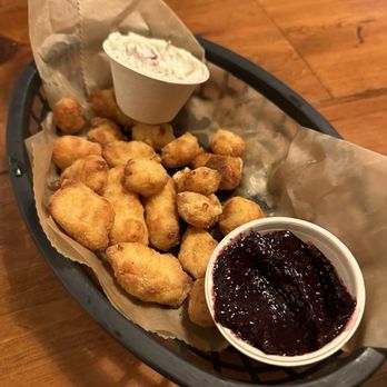 Fifth Street Brewpub - Cheese Curds - Brewpubs Near Me - Dayton, Ohio Fifth Street Brewpub - Cheese Curds - Brewpubs Near Me - Dayton, Ohio