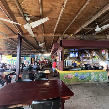 Los Barriles - Interior view of seating area - Seafood Near Me - Loíza, Puerto Rico
