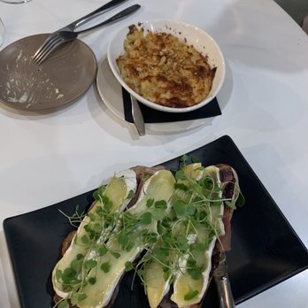 The Vine House - Chorizo Mac and Cheese, Fig Brie Prosciutto tartine - Wine Bars Near Me - Ripon, California The Vine House - Chorizo Mac and Cheese, Fig Brie Prosciutto tartine - Wine Bars Near Me - Ripon, California