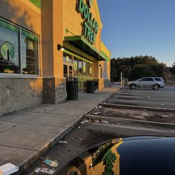 Dollar Tree - Entrance