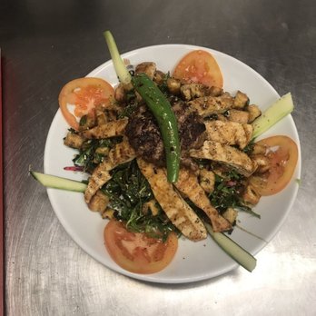 Saray - Salat mit Hähnchenbrust - Turkish Near Me - Berlin, BE