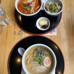 - miso ramen (bottom) - karamiso ramen (top) - miso ramen (bottom) - karamiso ramen (top)