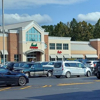 Ingles - Ingles store from gas station - Grocery Near Me - Cleveland, Georgia