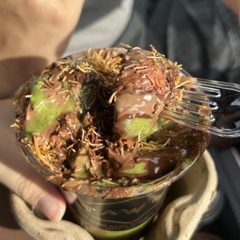 TAWDI - dubai chocolate strawberries (half milk half dark) - Candy Stores Near Me - Anaheim, California