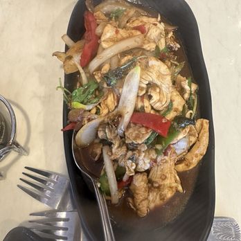 Elephant Thai Kitchen - Thai Near Me - Long Beach, California