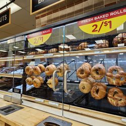 Fred Meyer - 8/21/2024 - I love that they hang their pretzels and bagels. I do not think I have seen pretzels for sale at other stores!