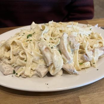 Frankie G's Pastaria - Fettuccine with alfredo and chicken - Pasta Shops Near Me - West Seneca, New York Frankie G's Pastaria - Fettuccine with alfredo and chicken - Pasta Shops Near Me - West Seneca, New York