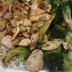 Chicken hibachi, white rice, and broccoli