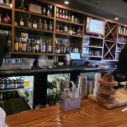 Live Oak Gastropub - Bar area
