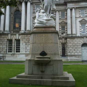Belfast City Hall - Titanic memorial in grounds of city hall - Landmarks & Historical Buildings Near Me - Belfast, BFS Belfast City Hall - Titanic memorial in grounds of city hall - Landmarks & Historical Buildings Near Me - Belfast, BFS