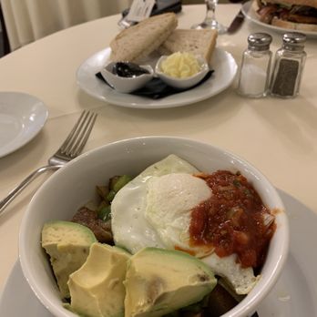 Castle Farm - Breakfast & Brunch Near Me - Versailles, Kentucky
