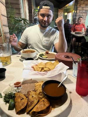 El Tejavan I -40 West + Paramount by null