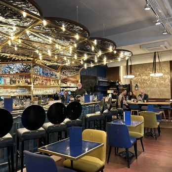 Mon Paris - Bar area - Cocktail Bars Near Me - Paris, 75