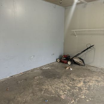 Patriot Properties - Condition of the garage upon move in - Property Management Near Me - Waunakee, Wisconsin