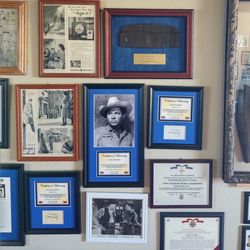 Audie Murphy Museum - Audie Murphy autographs and photos.