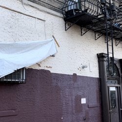 Tony Novante's Pizzeria & Wing Boss - Looks horrible for years
