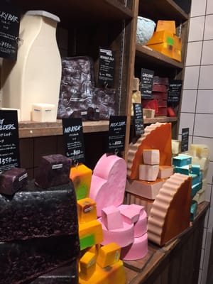 LUSH - Updated June 2026 - 中央区天神2-11-1, 福岡市, 福岡県, Japan