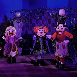 Bri Borquist Main Street Travel Agent - Mickeys not so scary Halloween party