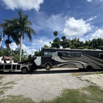 White Line Towing - RV Tow - Towing Near Me - Miami, Florida White Line Towing - RV Tow - Towing Near Me - Miami, Florida