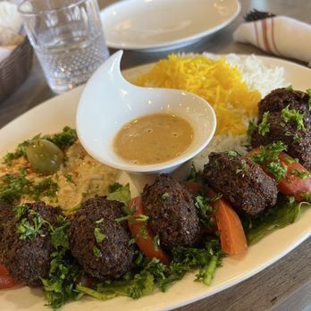 Vala Kitchen - Falafel plate - Persian/Iranian Near Me - Los Angeles, California Vala Kitchen - Falafel plate - Persian/Iranian Near Me - Los Angeles, California