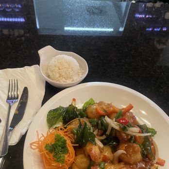 Lum Thai - Thai Near Me - Gaithersburg, Maryland