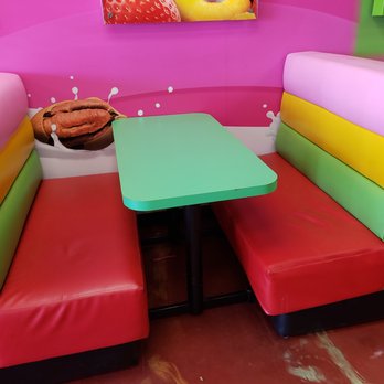 La Michoacana - booths pop with color - Ice Cream & Frozen Yogurt Near Me - Phoenix, Arizona