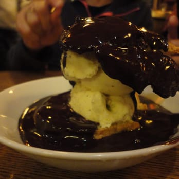 Café Louise - Chocolat et son cœur coulant - Tea Rooms Near Me - Paris, 75
