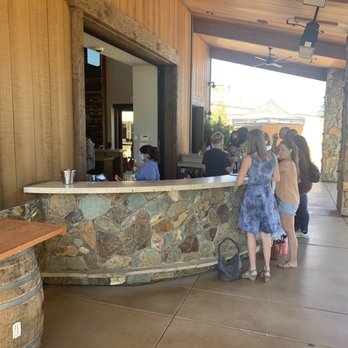 Michael David Winery - Outdoor bar - Wine Tasting Room Near Me - Lodi, California